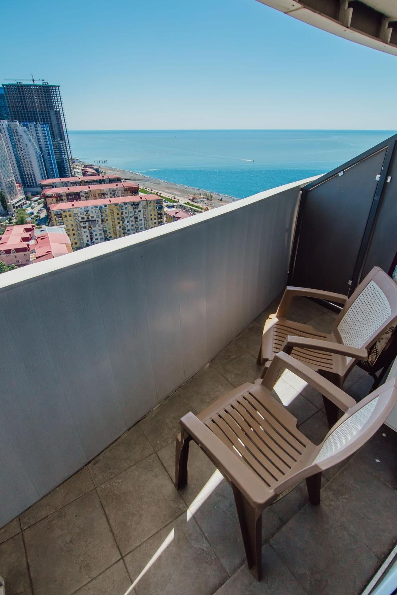 The Blue Perl 3 Apartment Batumi Exterior photo